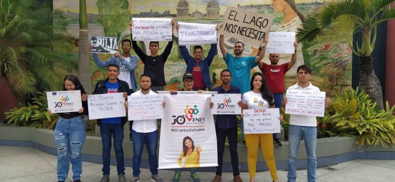 Se concentraron frente a la sede de El Carabobeño