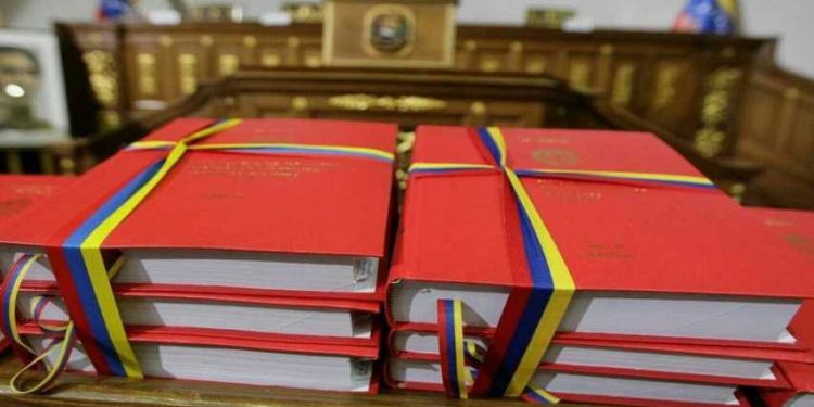 Transparencia Venezuela: Presupuesto de 2023 no alcanza ni para remedio